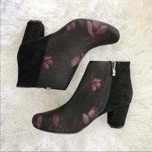 Crown Comforteur Purple Floral Booties